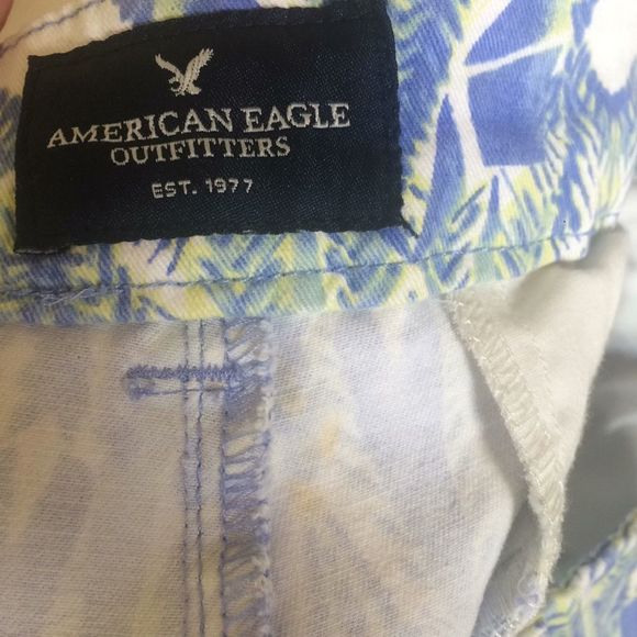 American Eagle Midi Stretch Printed Shorts - Picture 8 of 8